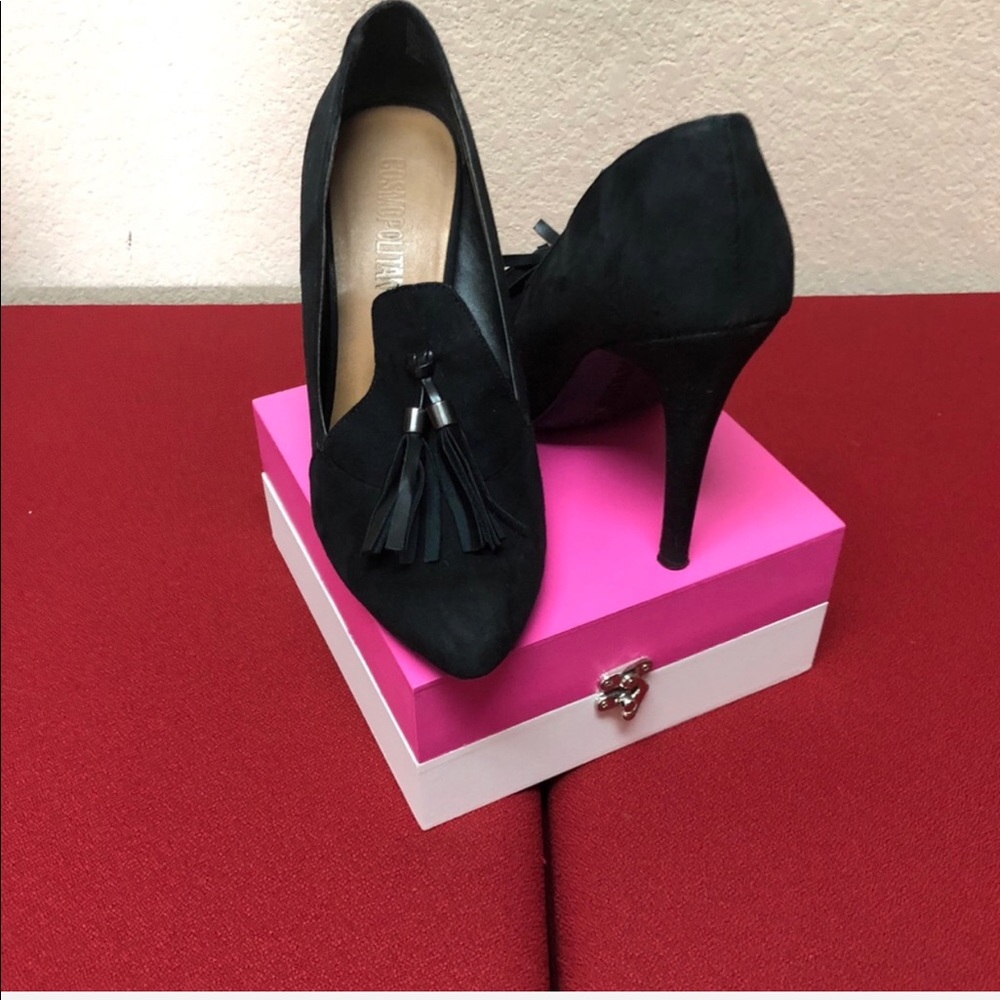 SOLD!!Cosmopolitan Black Suede Pointy Pump with